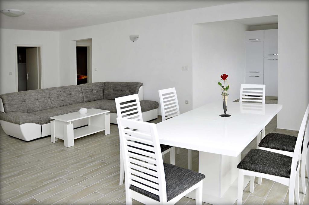 Apartments Magdalena Račišće Екстериор снимка